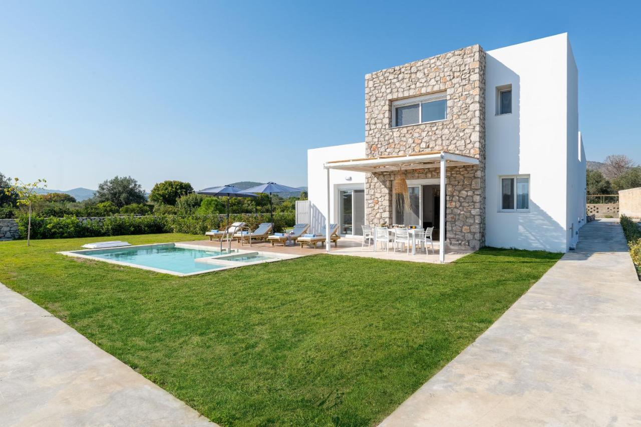 Ossiano Pool Villas,Heating Pool, 2 Min Drive To Haraki Beach & 10 Min To Lindos Bagian luar foto